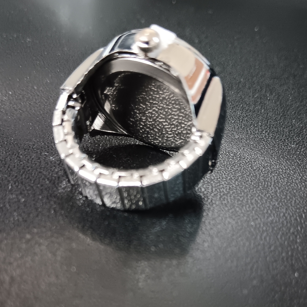 Finger Watch (NEW) - Picture 4 of 5